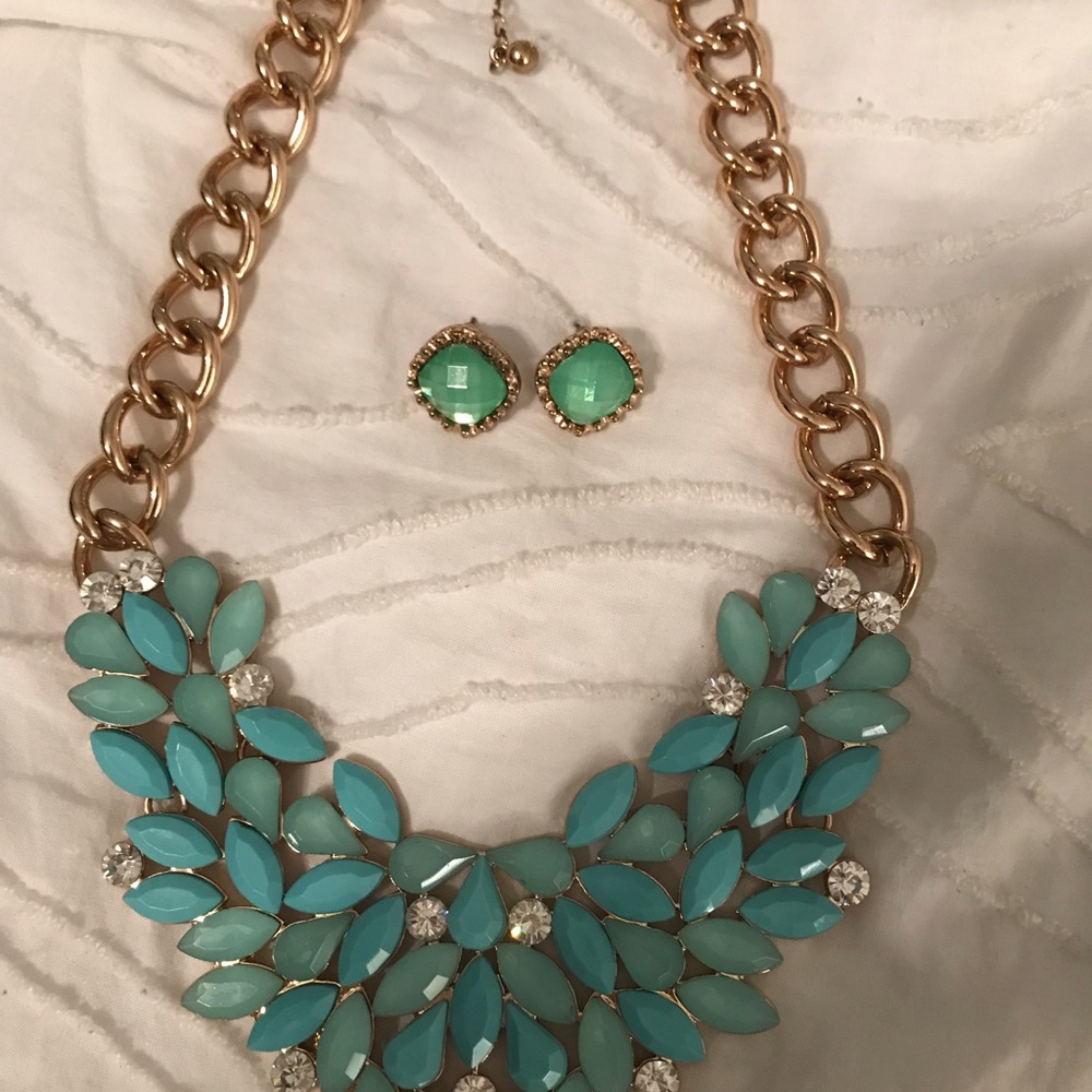 Necklace and earrings set